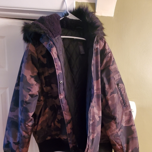 Jacket/Coat - Picture 1 of 2
